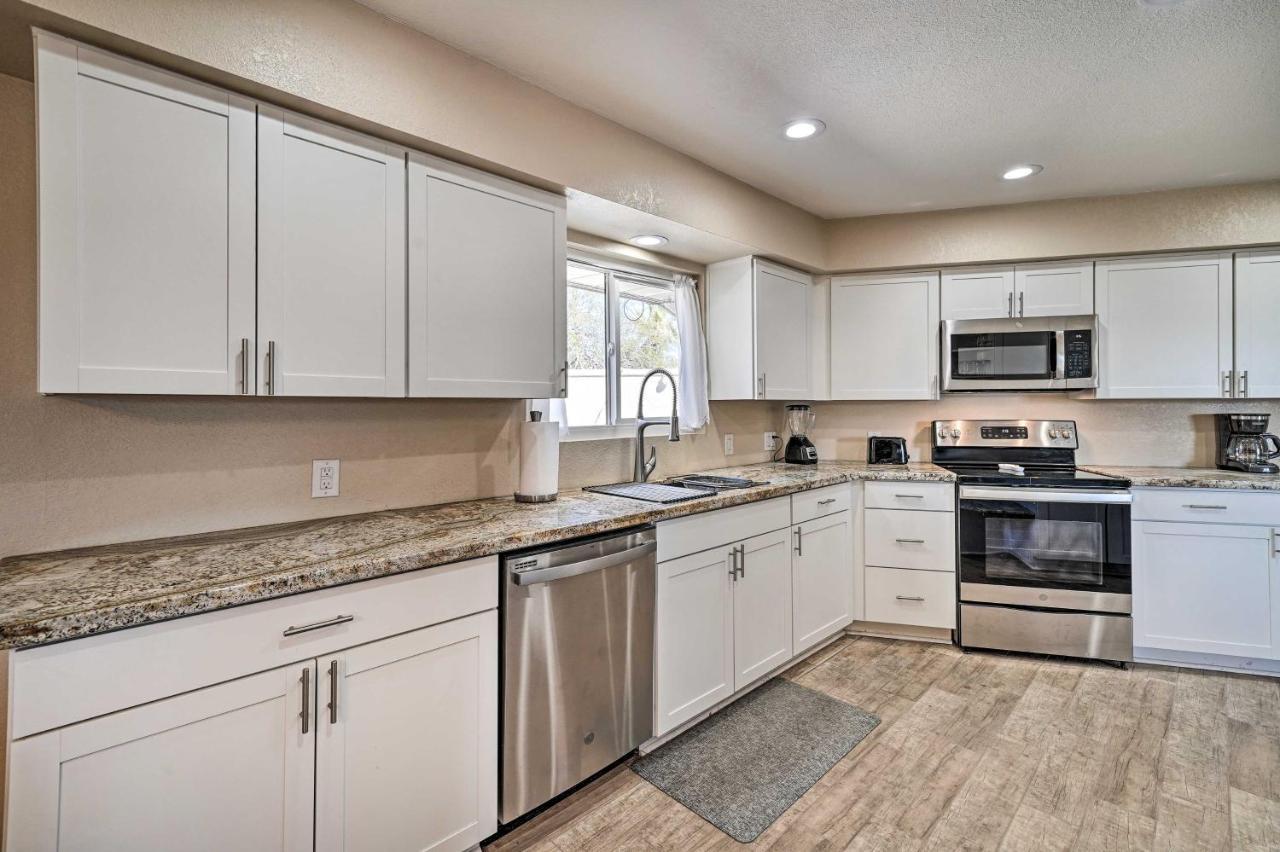 Lake Havasu Family Retreat With Patio And Game Room Lake Havasu City Exteriör bild